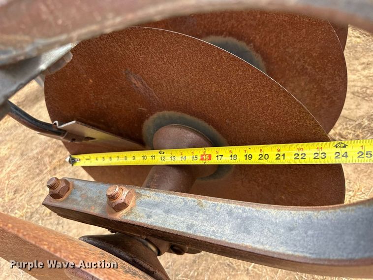 image for item NS9001 John Deere 510  disk ripper