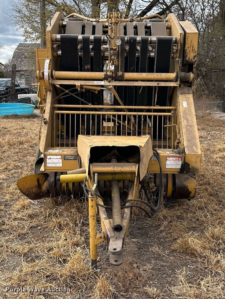 image for item NS9004 1983 Vermeer 605H  round baler