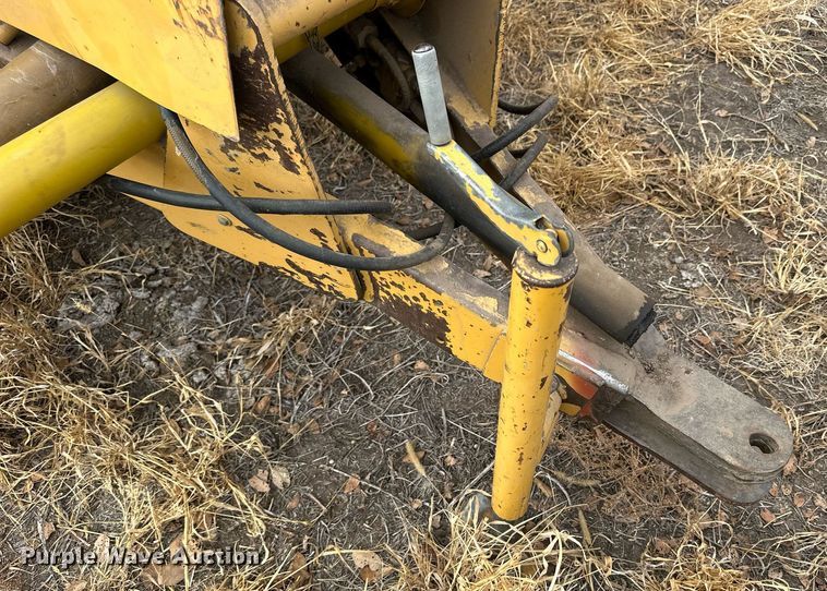 image for item NS9004 1983 Vermeer 605H  round baler