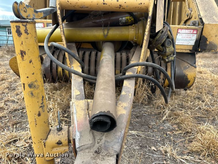 image for item NS9004 1983 Vermeer 605H  round baler