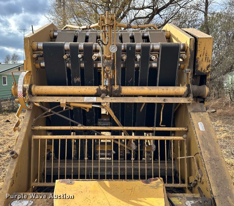 image for item NS9004 1983 Vermeer 605H  round baler