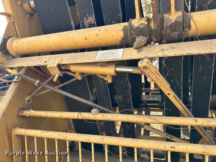 image for item NS9004 1983 Vermeer 605H  round baler