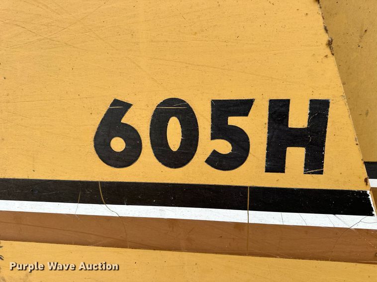 image for item NS9004 1983 Vermeer 605H  round baler