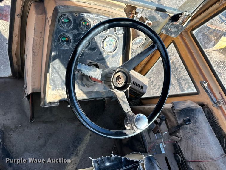 image for item NS9023 Case 1170 Agri King tractor