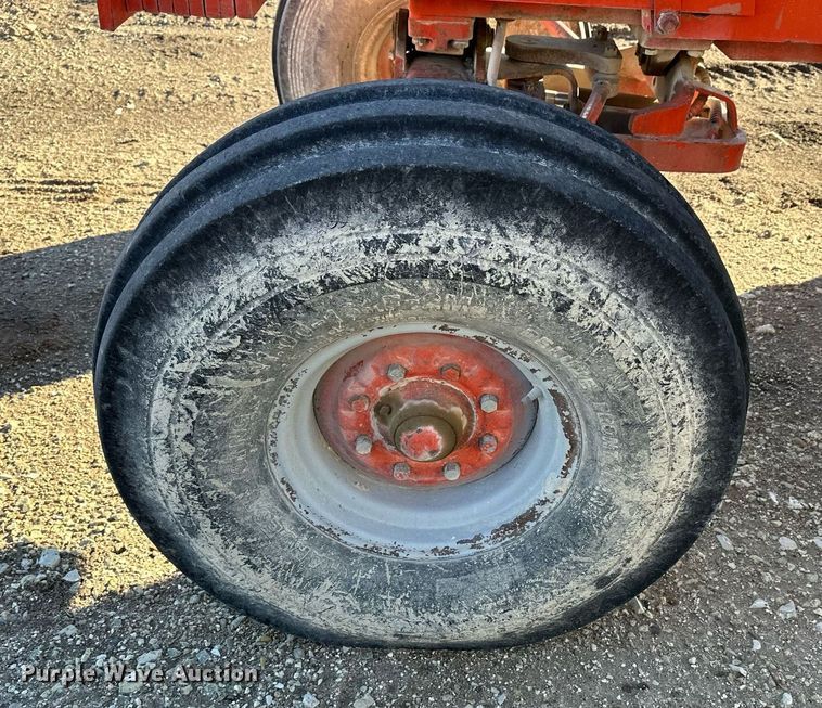 image for item NS9023 Case 1170 Agri King tractor