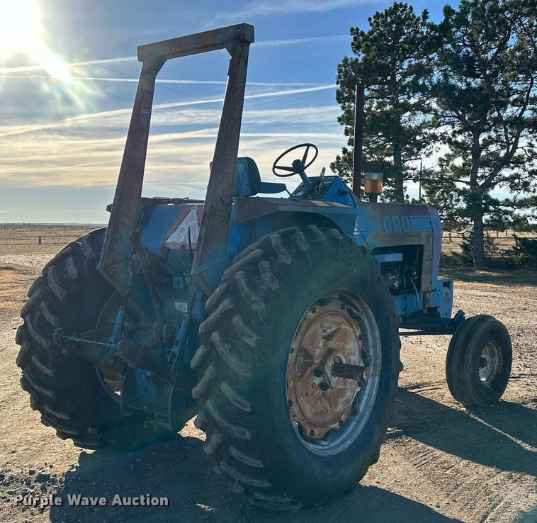 image for item NS9031 1974 Ford 8600  tractor