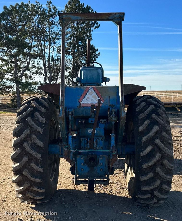 image for item NS9031 1974 Ford 8600  tractor