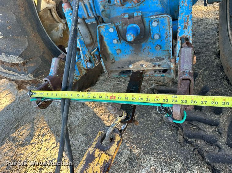 image for item NS9031 1974 Ford 8600  tractor