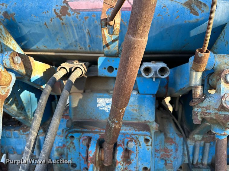 image for item NS9031 1974 Ford 8600  tractor