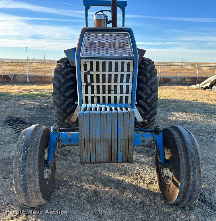 image for item NS9031 1974 Ford 8600  tractor