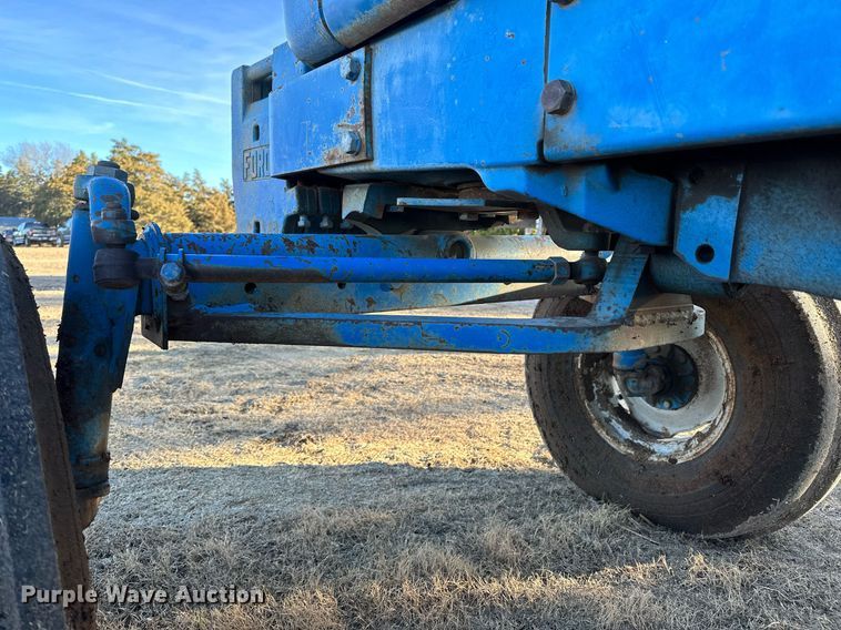 image for item NS9031 1974 Ford 8600  tractor