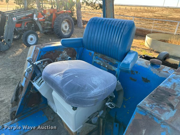 image for item NS9031 1974 Ford 8600  tractor