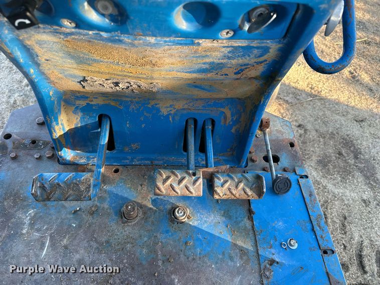 image for item NS9031 1974 Ford 8600  tractor
