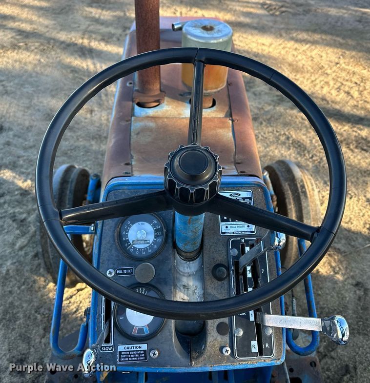 image for item NS9031 1974 Ford 8600  tractor