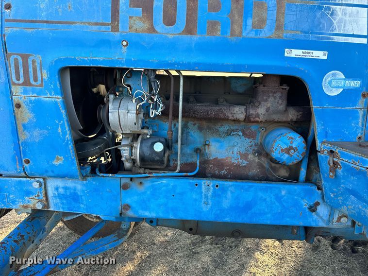 image for item NS9031 1974 Ford 8600  tractor
