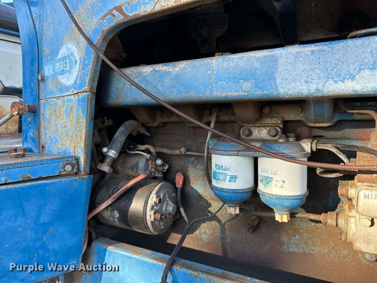 image for item NS9031 1974 Ford 8600  tractor