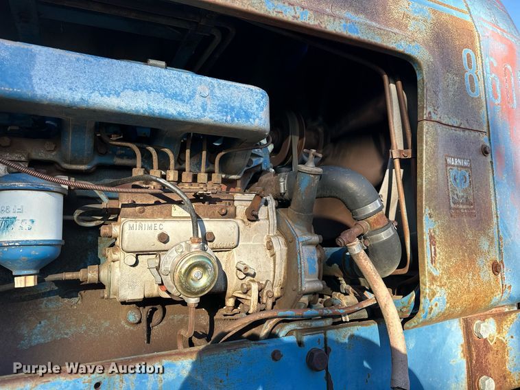 image for item NS9031 1974 Ford 8600  tractor