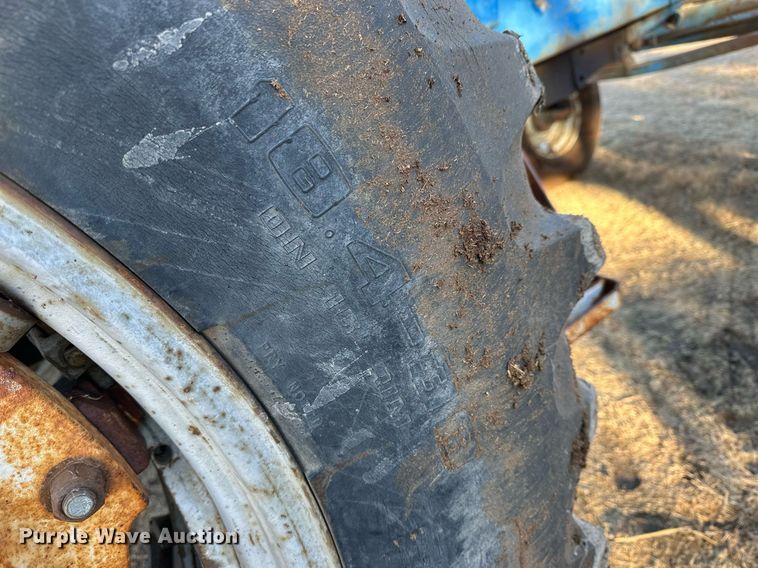 image for item NS9031 1974 Ford 8600  tractor