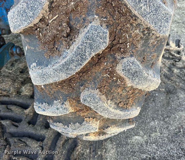 image for item NS9031 1974 Ford 8600  tractor