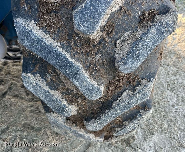 image for item NS9031 1974 Ford 8600  tractor