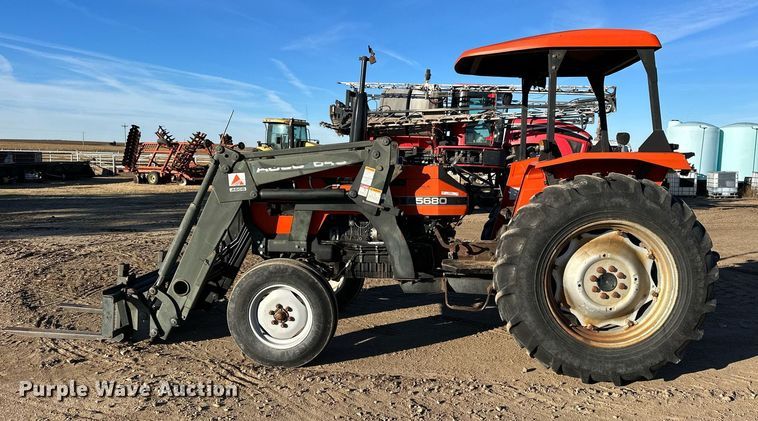 image for item NS9033 1992 AGCO Allis 5680  tractor
