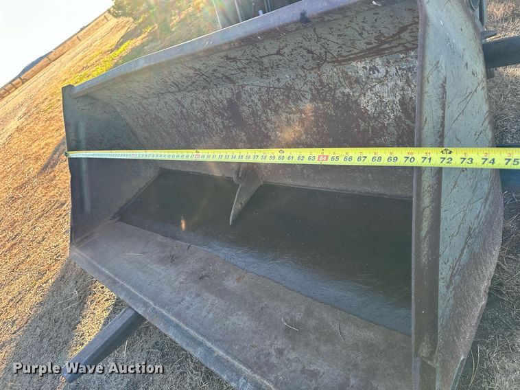 image for item NS9033 1992 AGCO Allis 5680  tractor