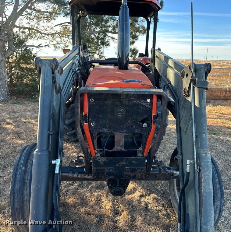 image for item NS9033 1992 AGCO Allis 5680  tractor