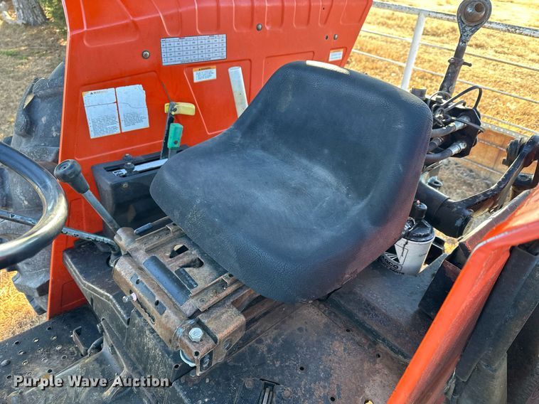image for item NS9033 1992 AGCO Allis 5680  tractor