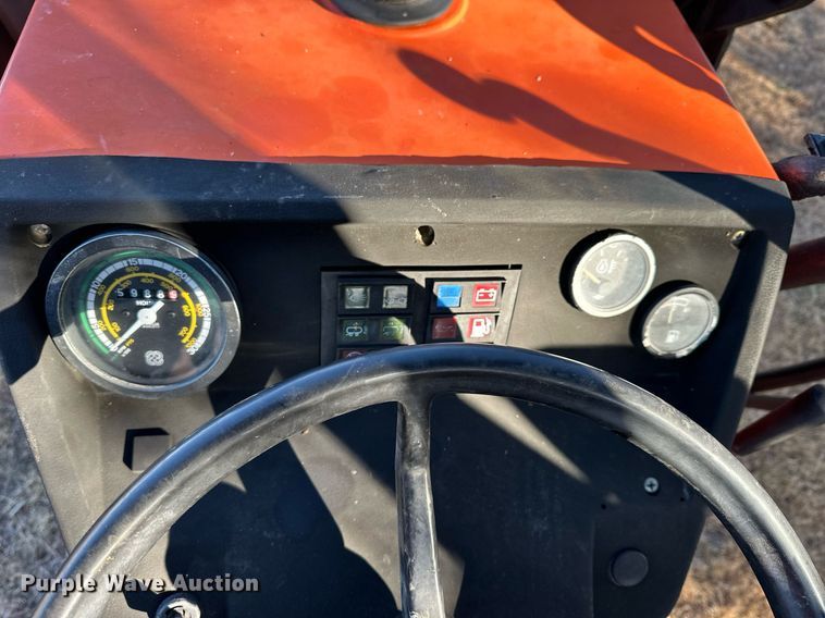 image for item NS9033 1992 AGCO Allis 5680  tractor