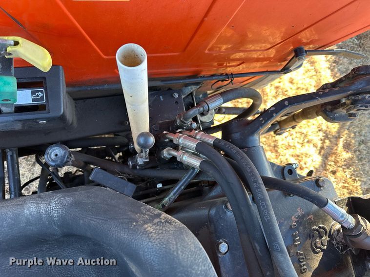 image for item NS9033 1992 AGCO Allis 5680  tractor