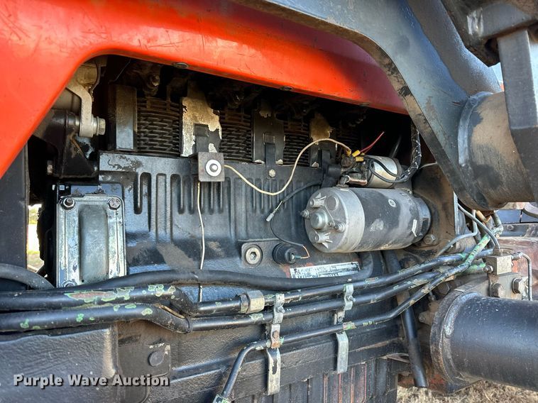 image for item NS9033 1992 AGCO Allis 5680  tractor