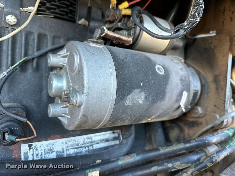 image for item NS9033 1992 AGCO Allis 5680  tractor