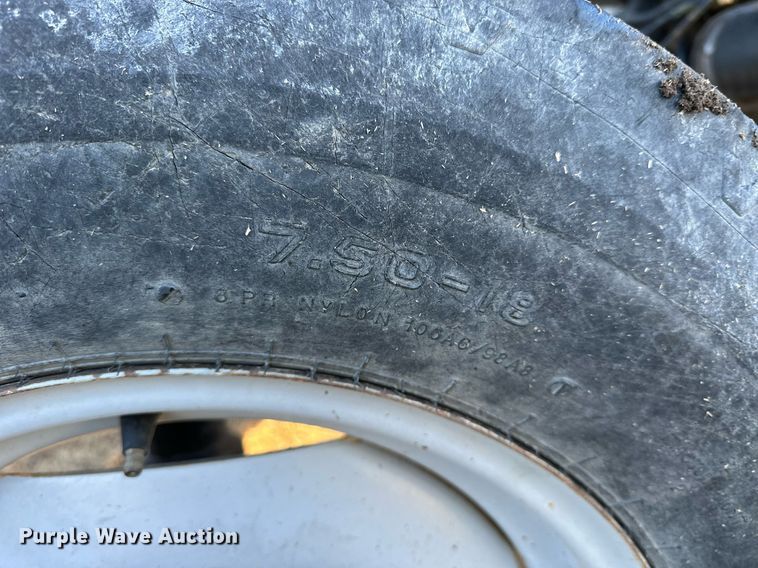 image for item NS9033 1992 AGCO Allis 5680  tractor