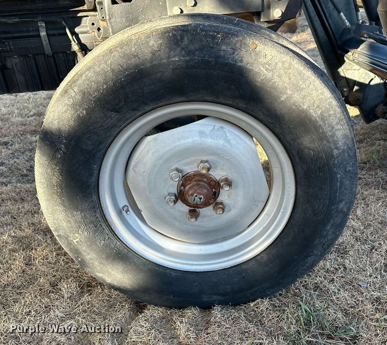 image for item NS9033 1992 AGCO Allis 5680  tractor