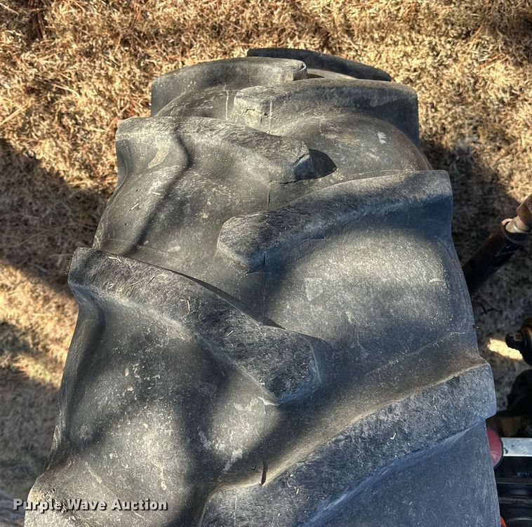 image for item NS9033 1992 AGCO Allis 5680  tractor