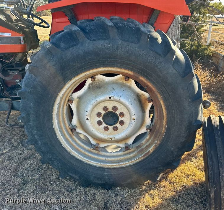 image for item NS9033 1992 AGCO Allis 5680  tractor