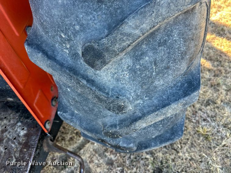 image for item NS9033 1992 AGCO Allis 5680  tractor