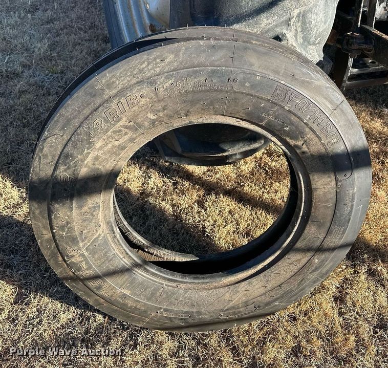 image for item NS9033 1992 AGCO Allis 5680  tractor