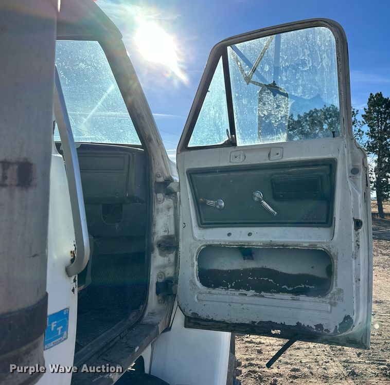 image for item NS9034 1986 GMC Brigadier  feed delivery truck