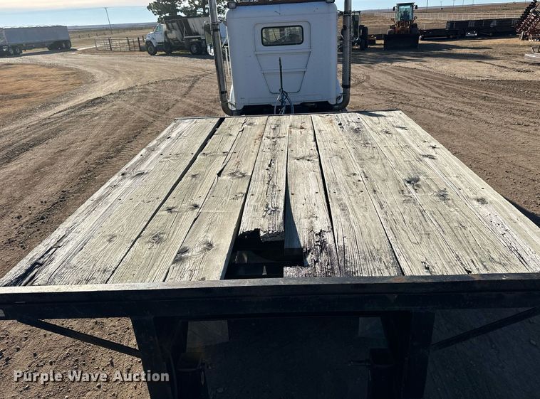 image for item NS9037 1978 Jantz GNLP8-12  swather / windrower trailer