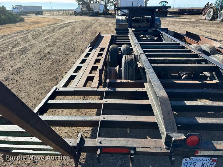 image for item NS9037 1978 Jantz GNLP8-12  swather / windrower trailer