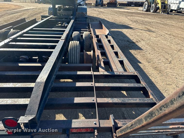 image for item NS9037 1978 Jantz GNLP8-12  swather / windrower trailer