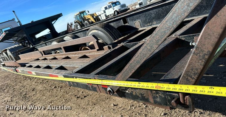 image for item NS9037 1978 Jantz GNLP8-12  swather / windrower trailer