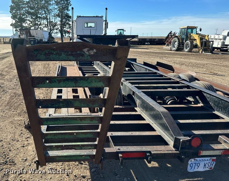 image for item NS9037 1978 Jantz GNLP8-12  swather / windrower trailer