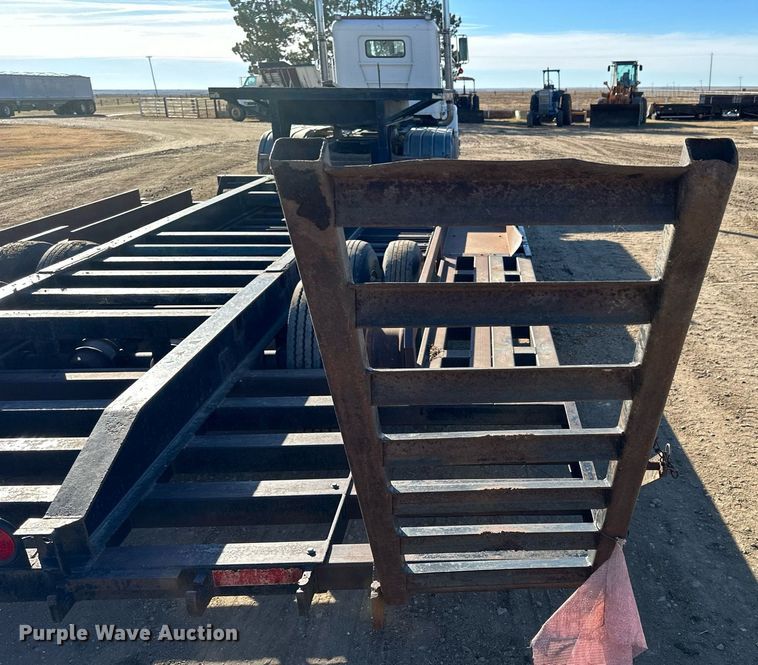 image for item NS9037 1978 Jantz GNLP8-12  swather / windrower trailer