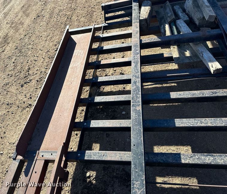 image for item NS9037 1978 Jantz GNLP8-12  swather / windrower trailer