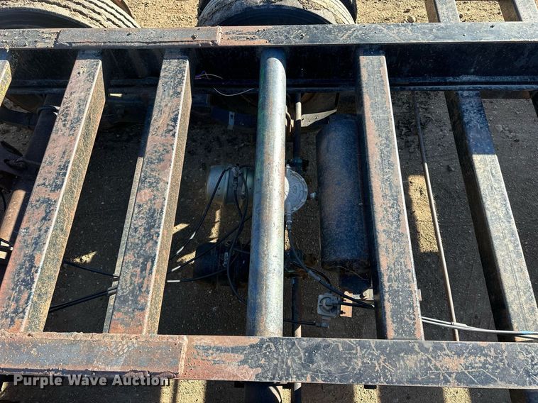 image for item NS9037 1978 Jantz GNLP8-12  swather / windrower trailer