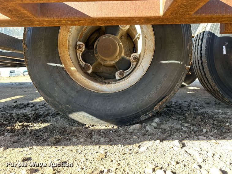 image for item NS9037 1978 Jantz GNLP8-12  swather / windrower trailer