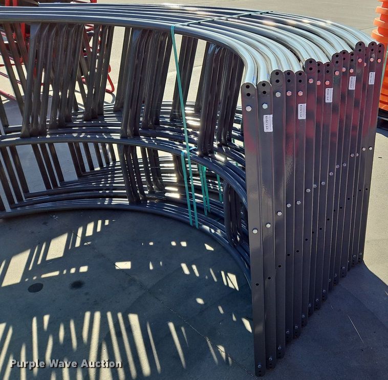 image for item NZ9085 (5) B&W PT17019 round bale feeders