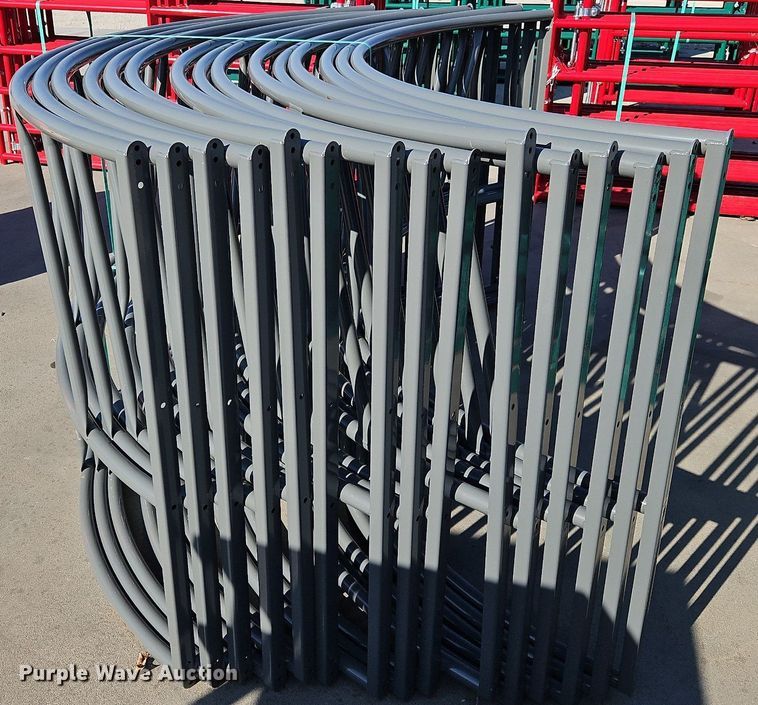 image for item NZ9085 (5) B&W PT17019 round bale feeders